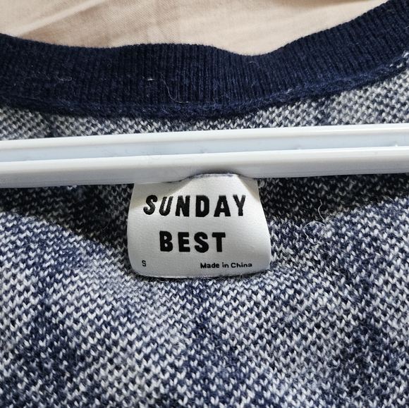 Aritzia Sunday Best Vest - Picture 2 of 3